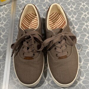 Taos Footwear Brown Canvas Sneakers